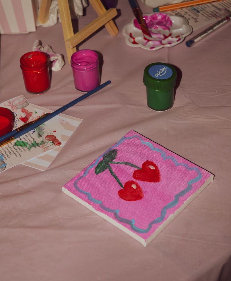 Cuadro de cerezas pintado en una fiesta